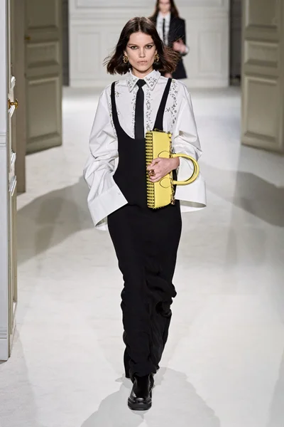Look 13